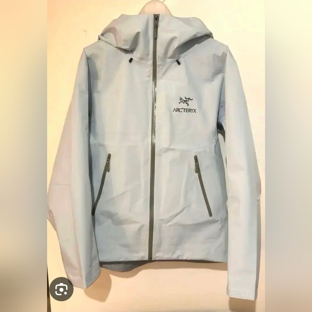 EUC Men's Arc'teryx Beta LT Grey Hooded Jacket. Size Small